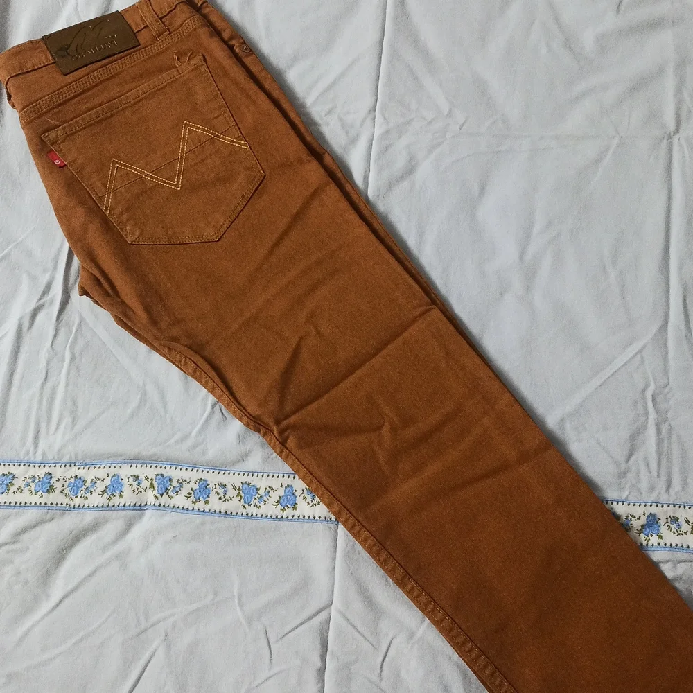 Chinos - Picture 4 of 7